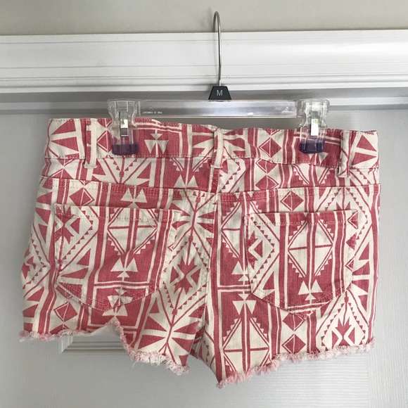 Patterned Shorts - Picture 2 of 3